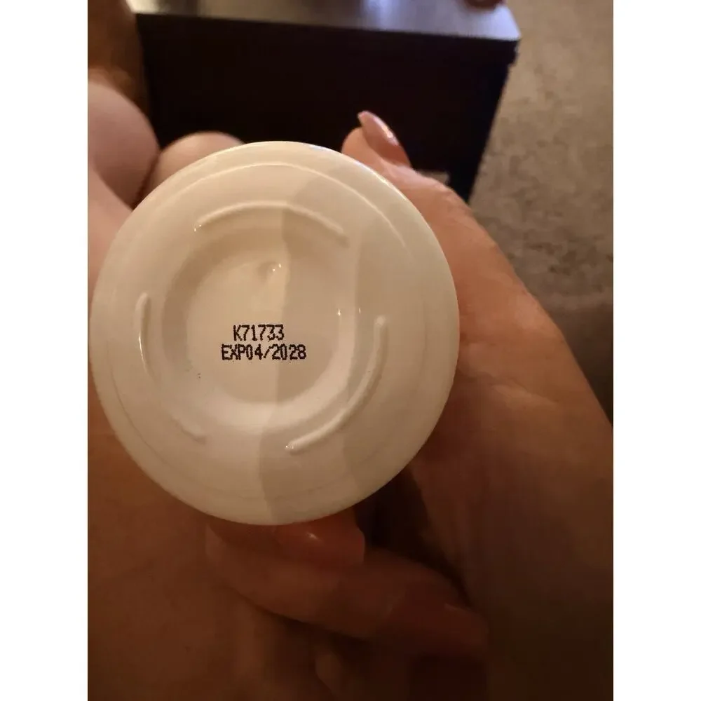 innisfree Cherry Blossom Glow Tone-Up Cream with Niacinamide Bright,Even Skin
